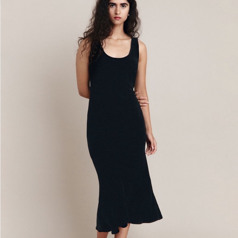 🆕GAP Velvet Midi Dress, Size Medium